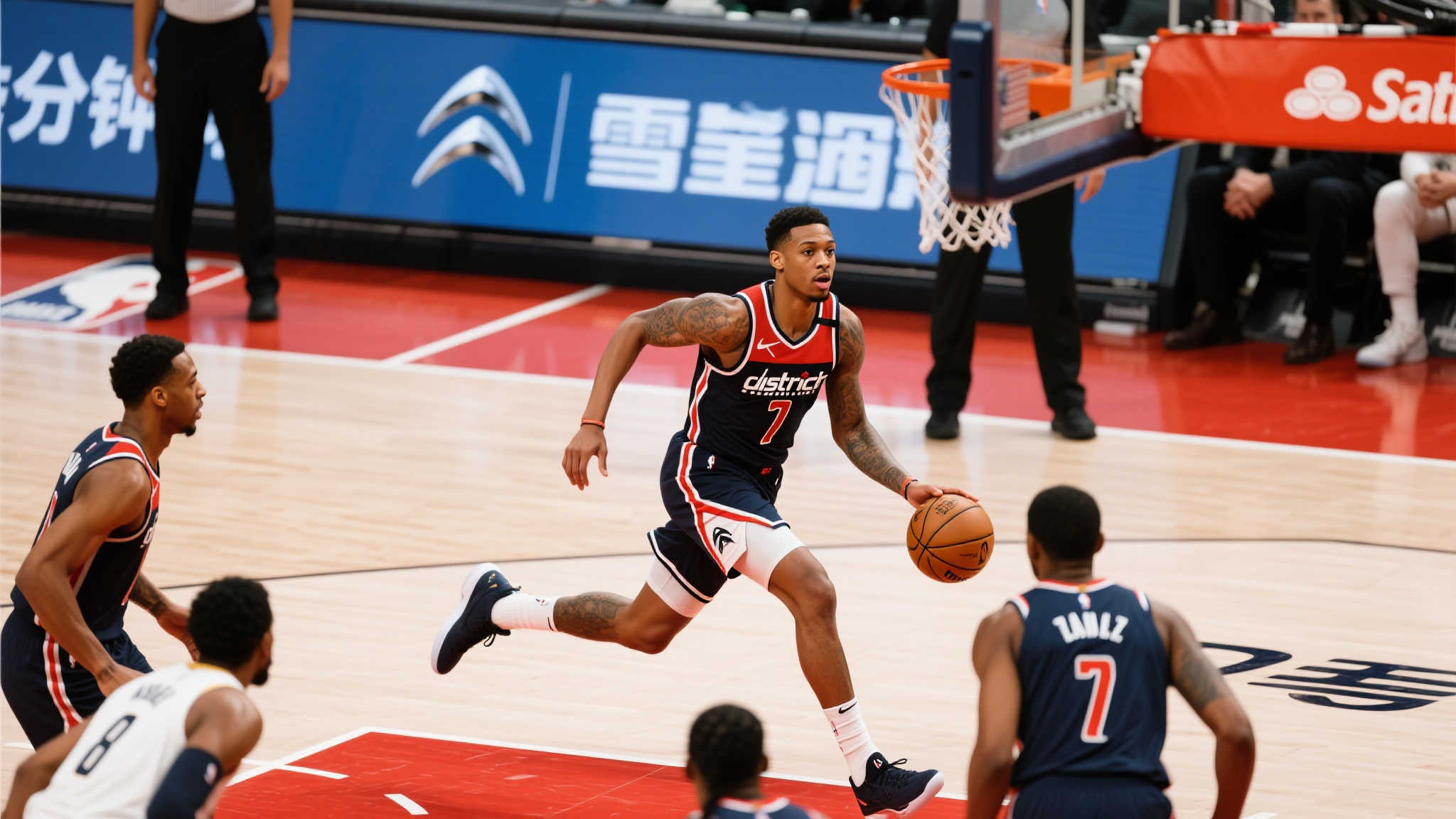 西亚卡姆身穿皇家马德里配色KD17战靴，决胜时刻献上16分